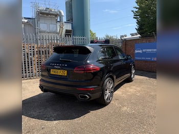 Used Porsche Cayenne 2016 for sale - 79609268: Photo