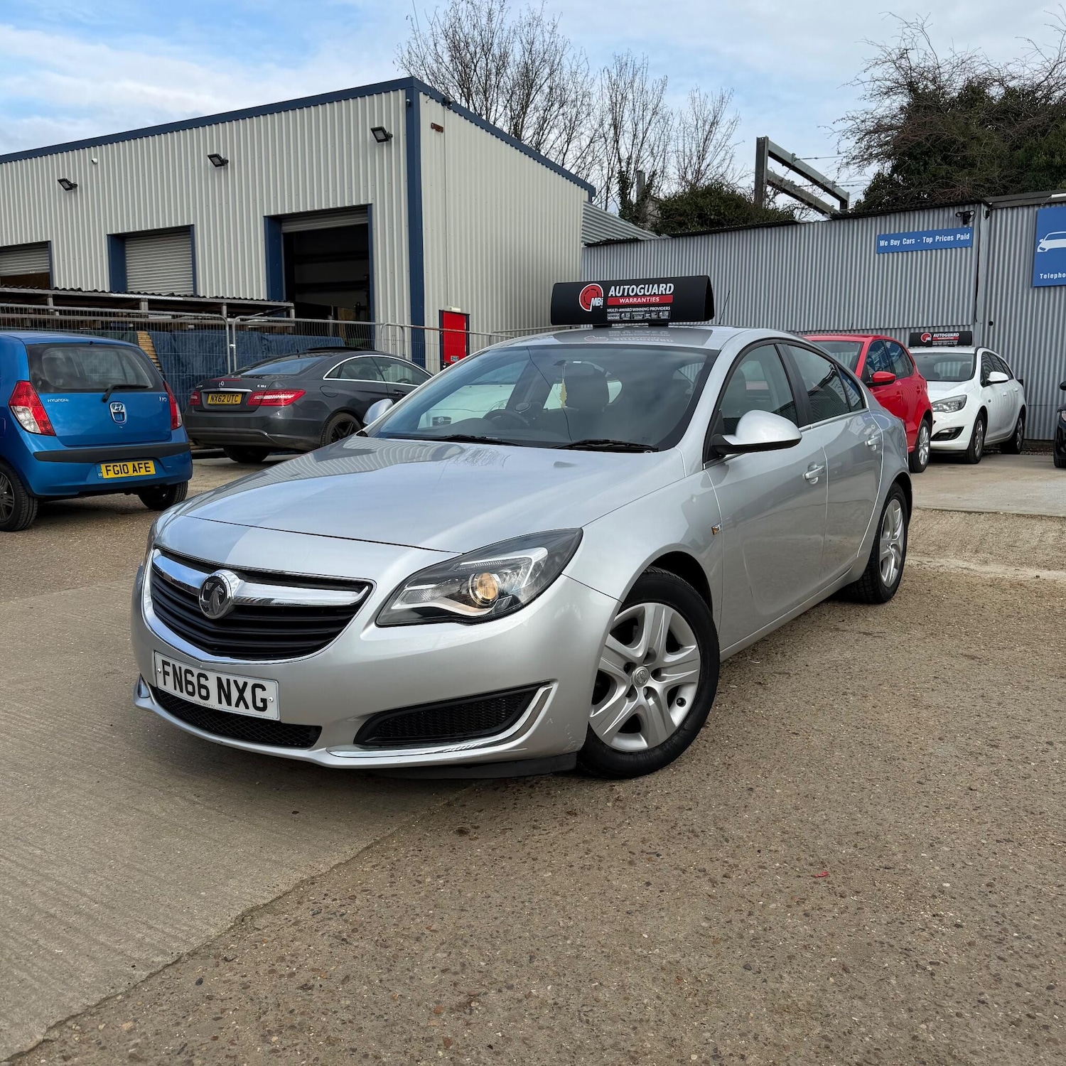 Used Vauxhall Insignia 2016 for sale - 77737672: Photo 2