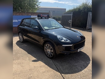 Used Porsche Cayenne 2016 for sale - 79475389: Photo