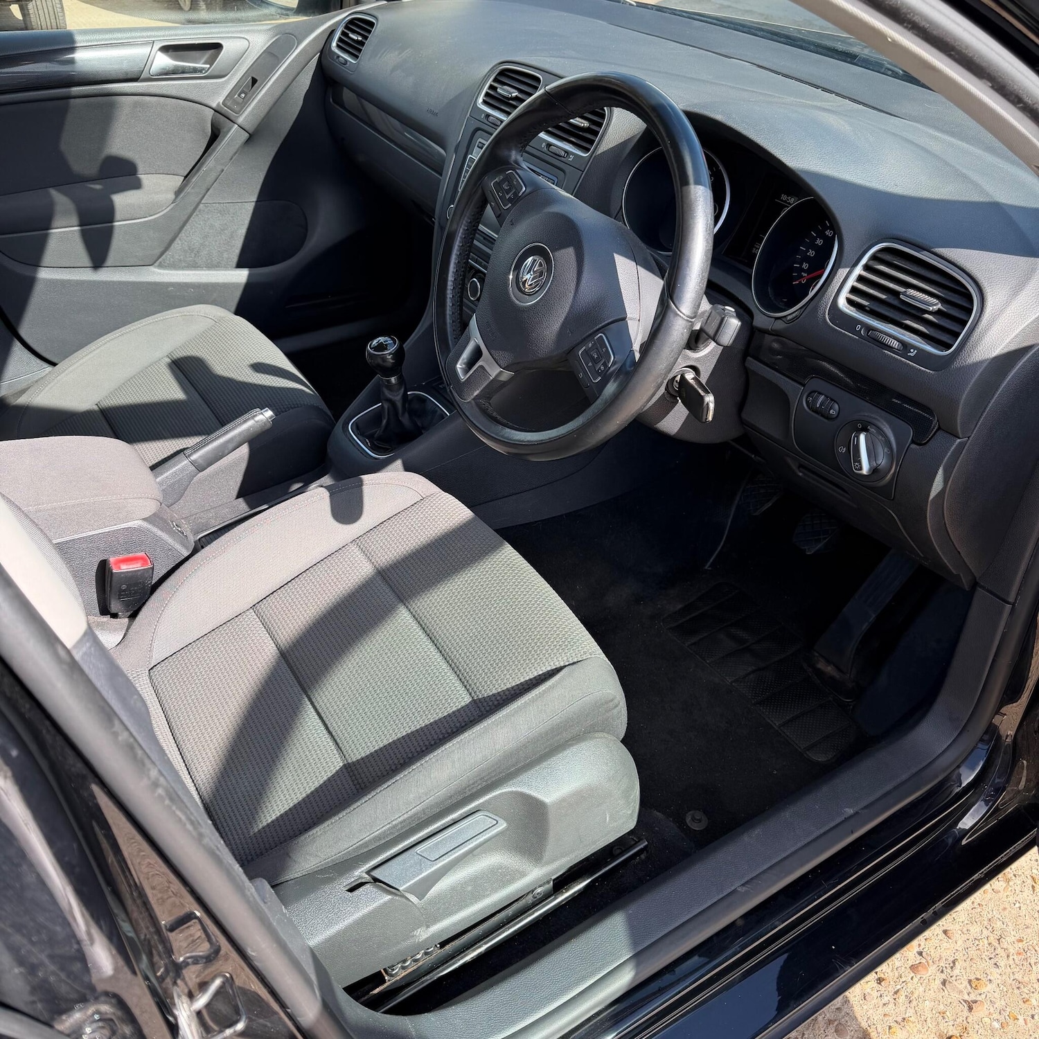 Used Volkswagen Golf 2011 for sale - 77892925: Photo 13