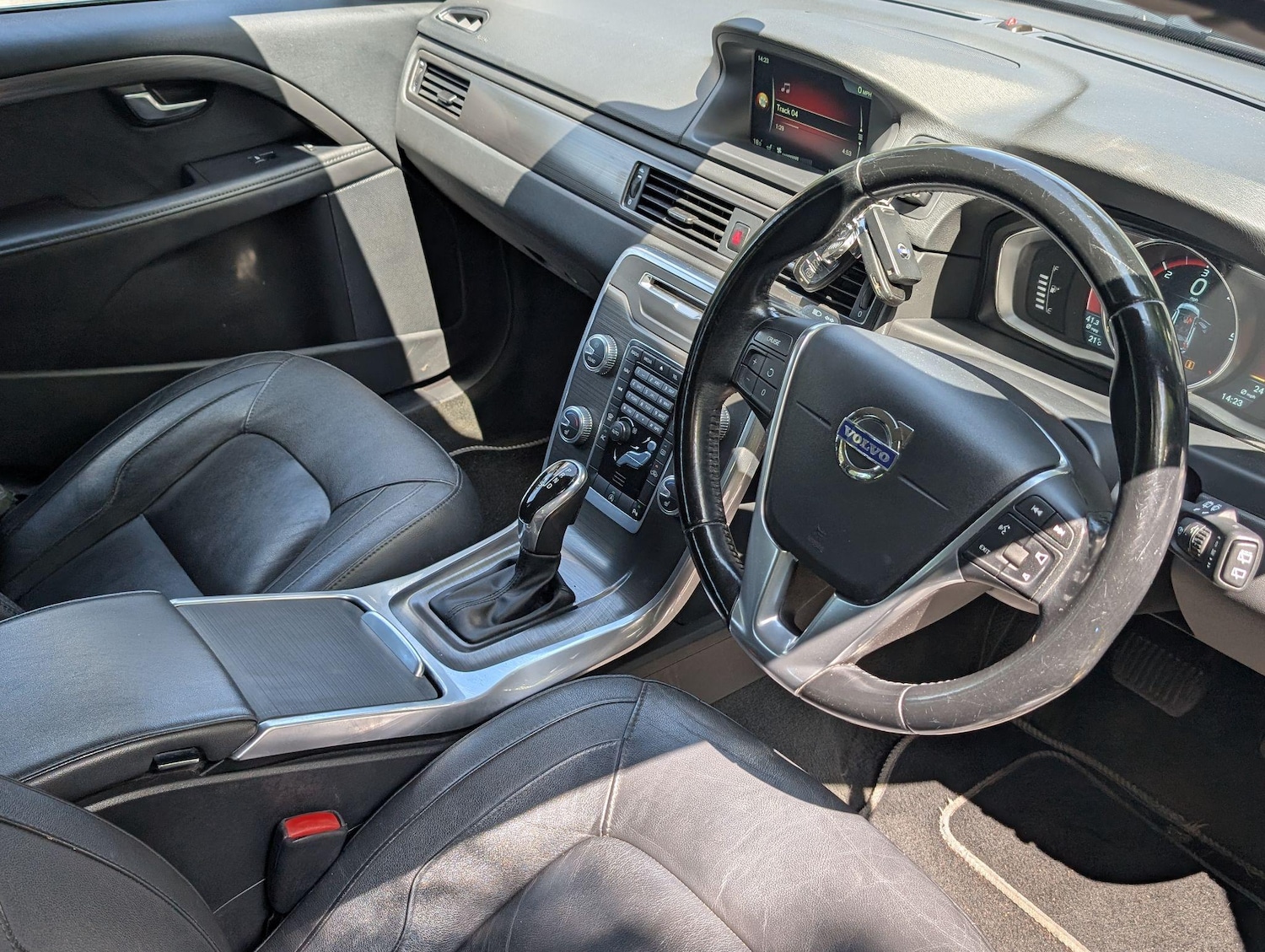 Used Volvo V70 2015 for sale - 76423244: Photo 13