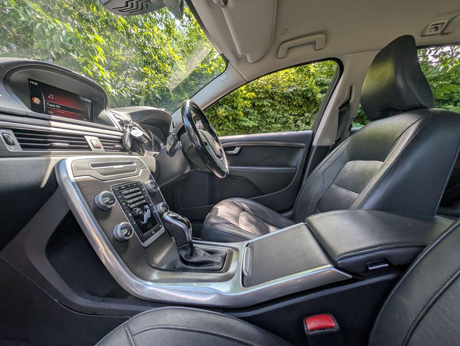 Used Volvo V70 2015 for sale - 76423244: Photo 15