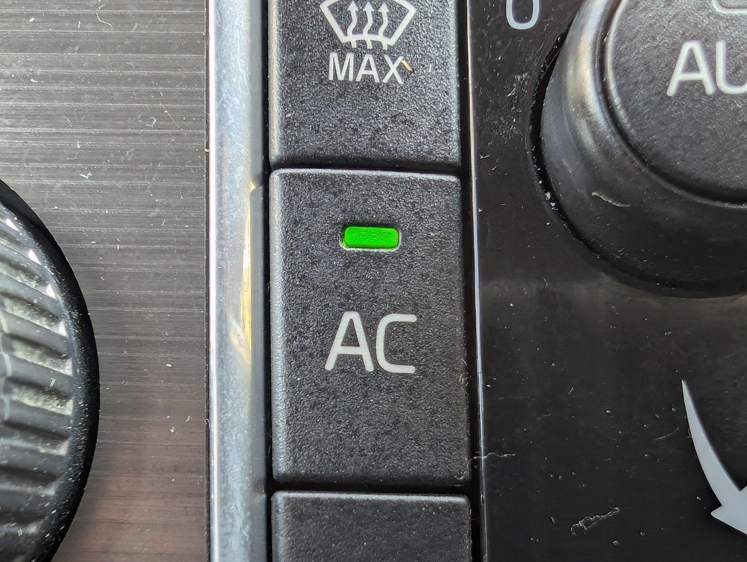 Used Volvo V70 2015 for sale - 76423244: Photo 22