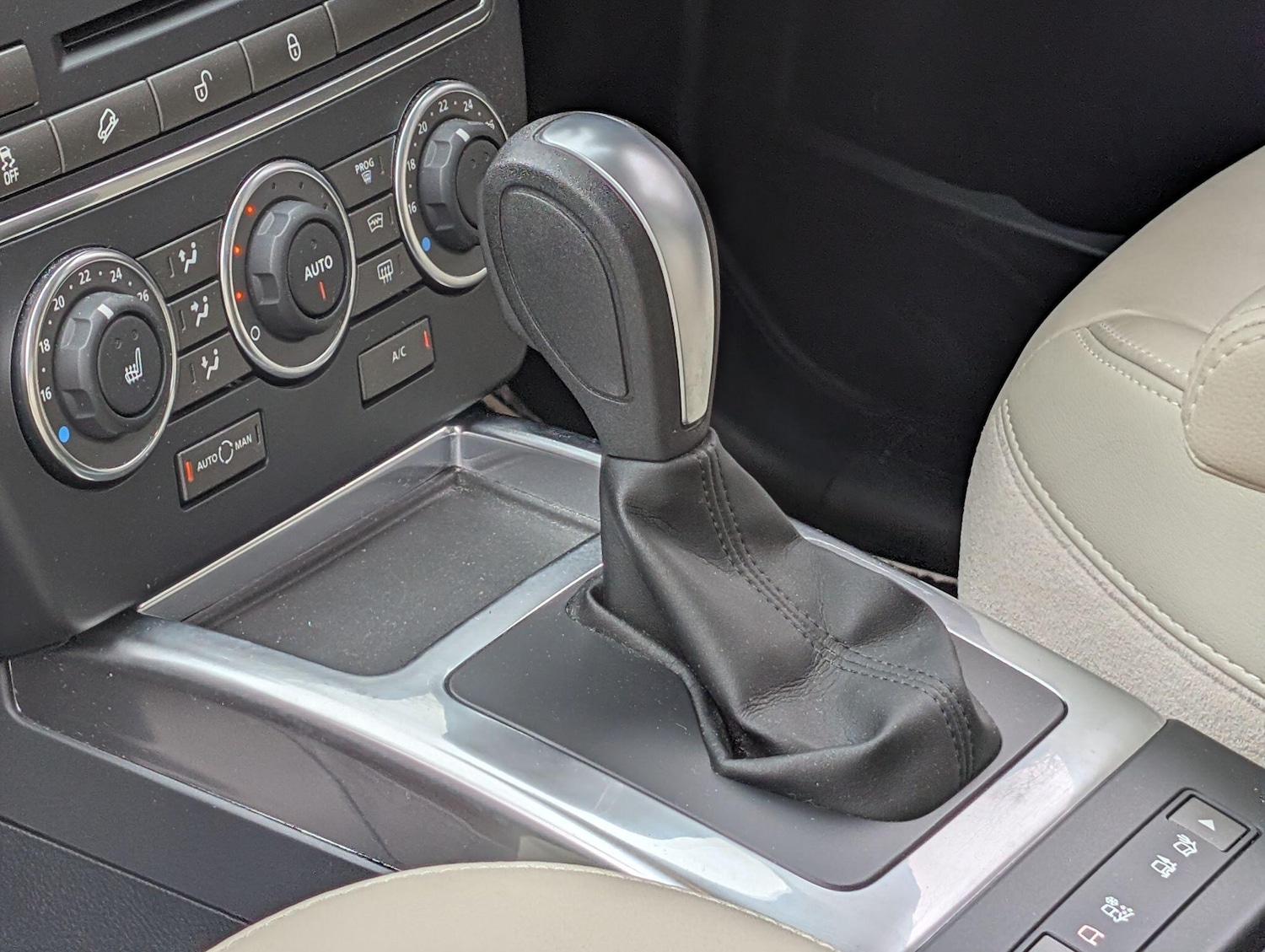 Used Land Rover Freelander 2014 for sale - 77633133: Photo 19