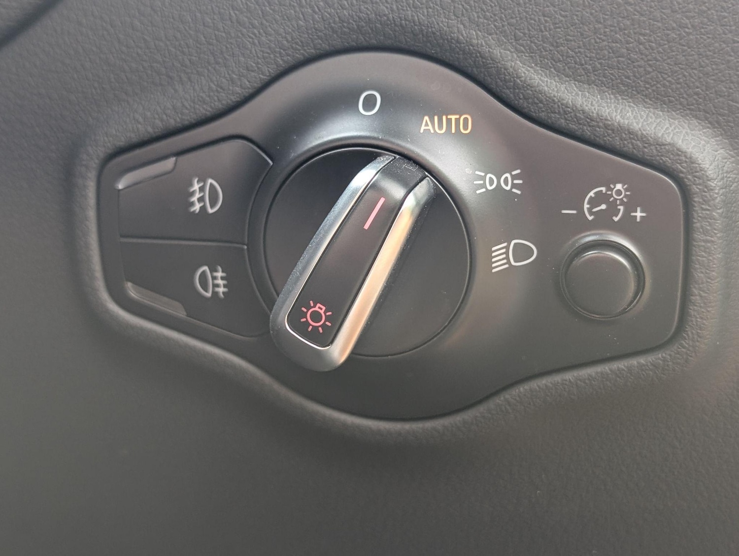 Used Audi Q5 2016 for sale - 76399297: Photo 44