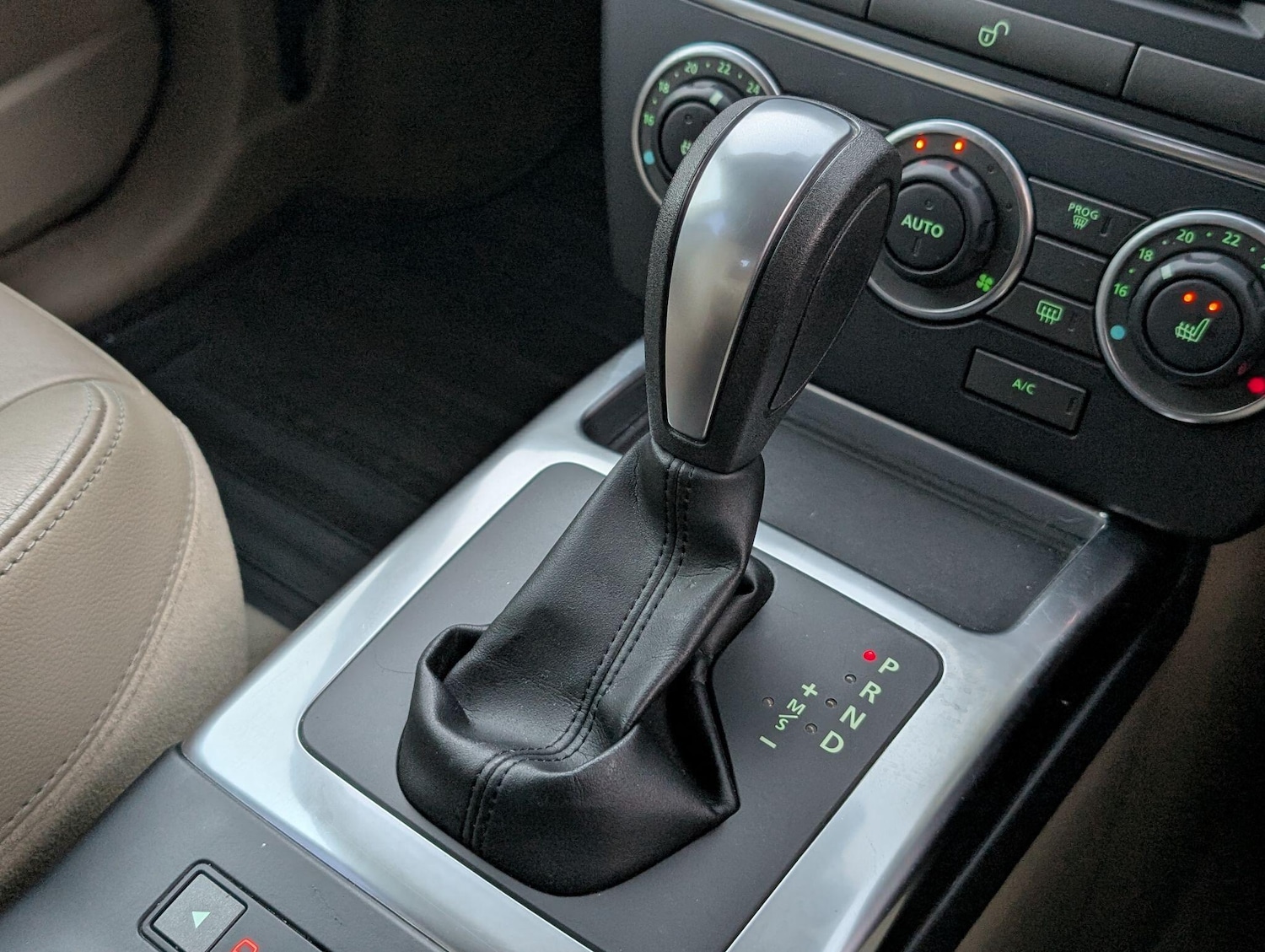 Used Land Rover Freelander 2014 for sale - 76839943: Photo 24