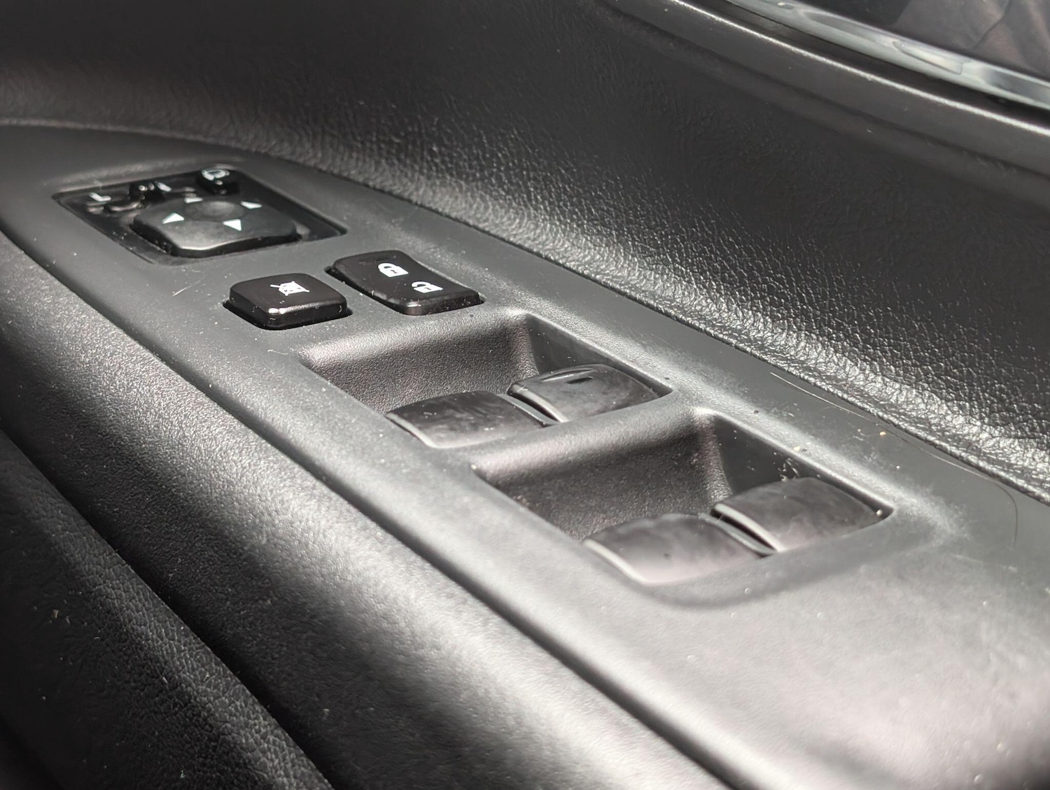 Used Mitsubishi Outlander 2015 for sale - 78047446: Photo 37