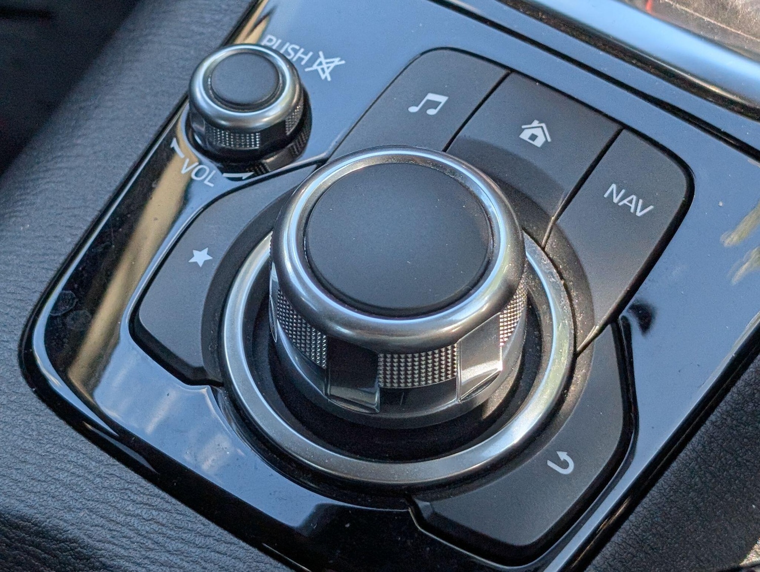 Used Mazda Mazda3 2015 for sale - 76398750: Photo 27