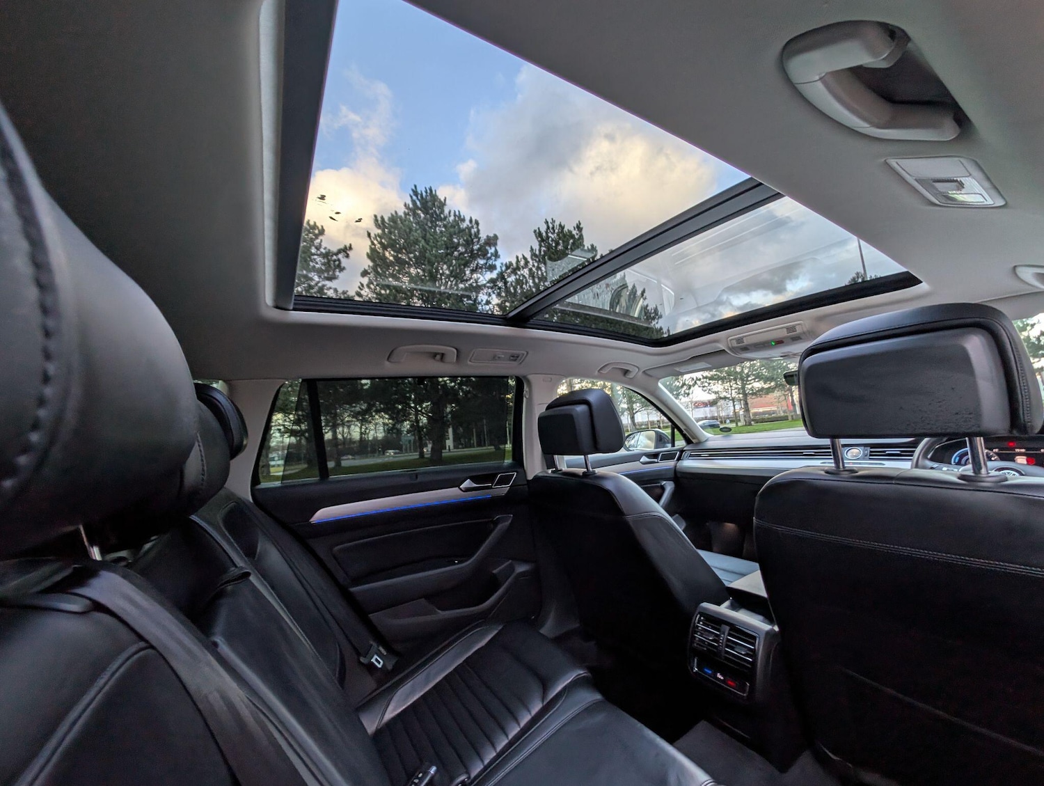 Used Volkswagen Passat for sale - 77305943: Photo 2