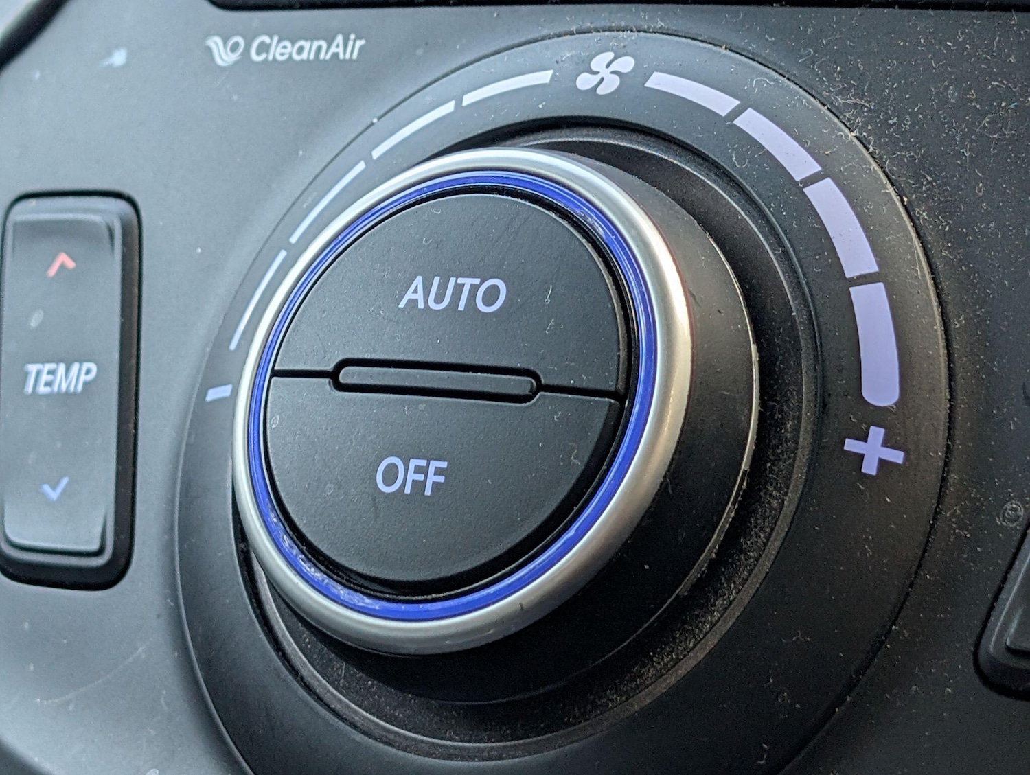 Used Hyundai Santa Fe 2015 for sale - 76397979: Photo 27