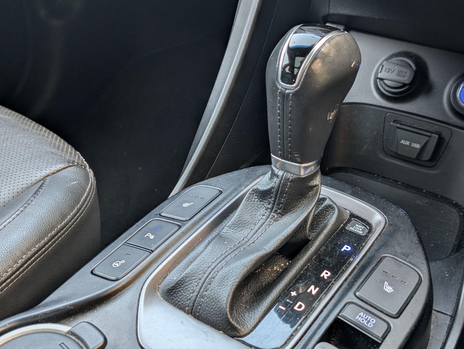 Used Hyundai Santa Fe 2015 for sale - 76397979: Photo 28