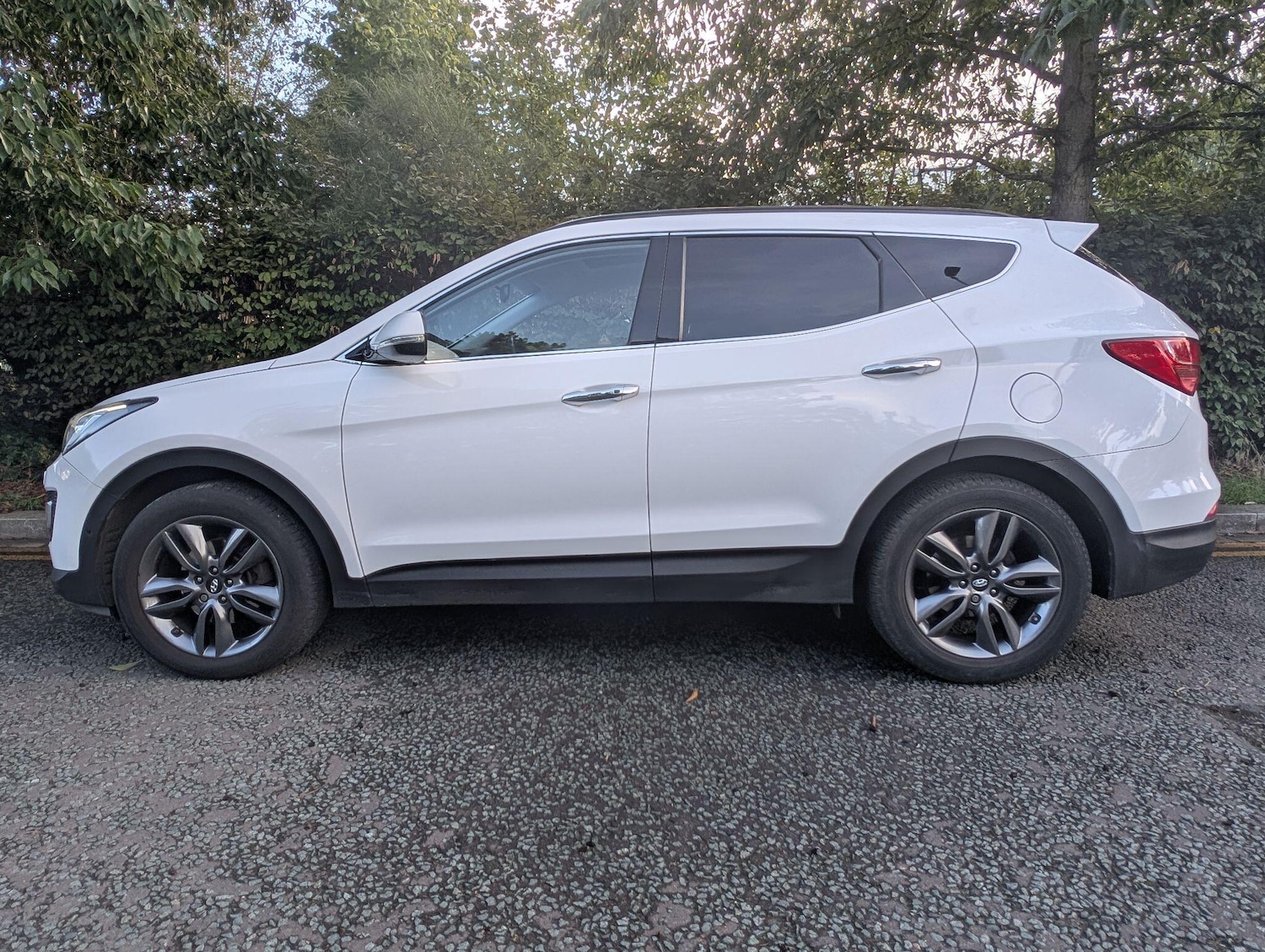 Used Hyundai Santa Fe 2015 for sale - 76397979: Photo 5