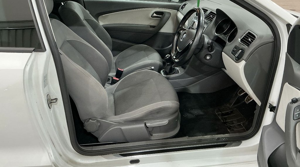 Used Volkswagen Polo 2014 for sale - 77905376: Photo 3