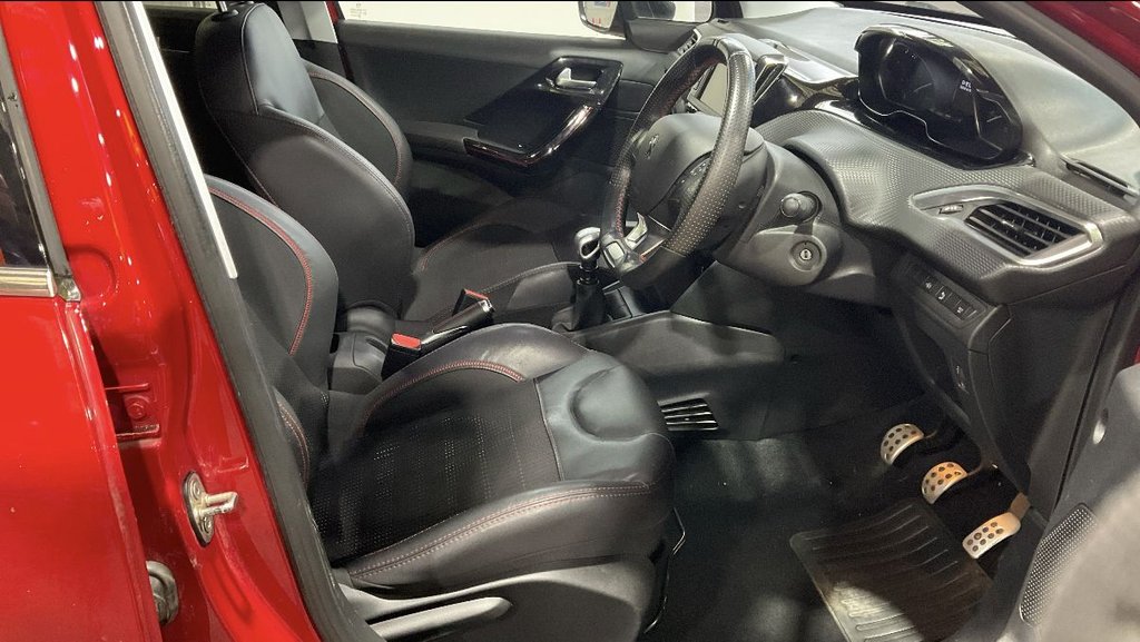 Used Peugeot 208 2018 for sale - 76482482: Photo 3