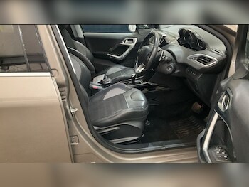 Used Peugeot 2008 2015 for sale - 77263436: Photo