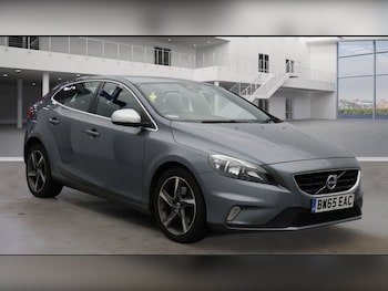 2016 (65) - D2 [120] R DESIGN Nav 5dr