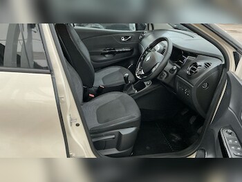 Used Renault Captur 2015 for sale - 78544588: Photo