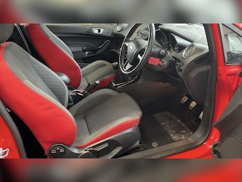 Used Ford Fiesta 2015 for sale - 76923814: Photo