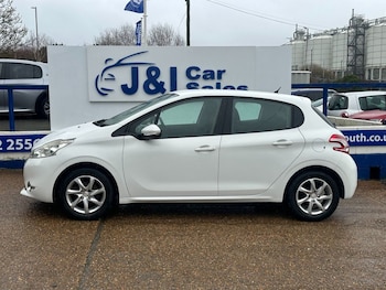 Used Peugeot 208 2013 for sale - 77341844: Photo