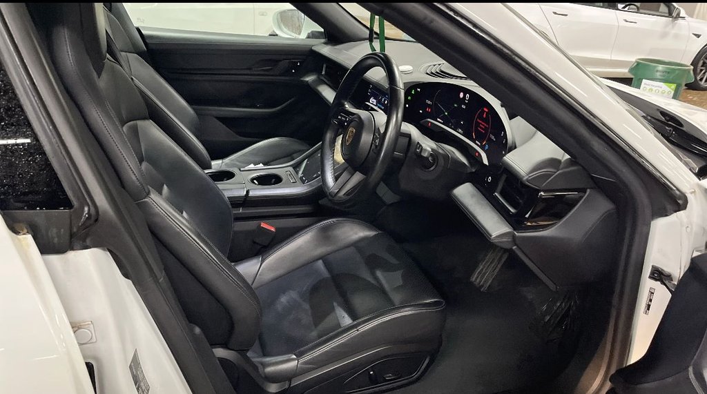 Used Porsche Taycan 2021 for sale - 77835332: Photo 3