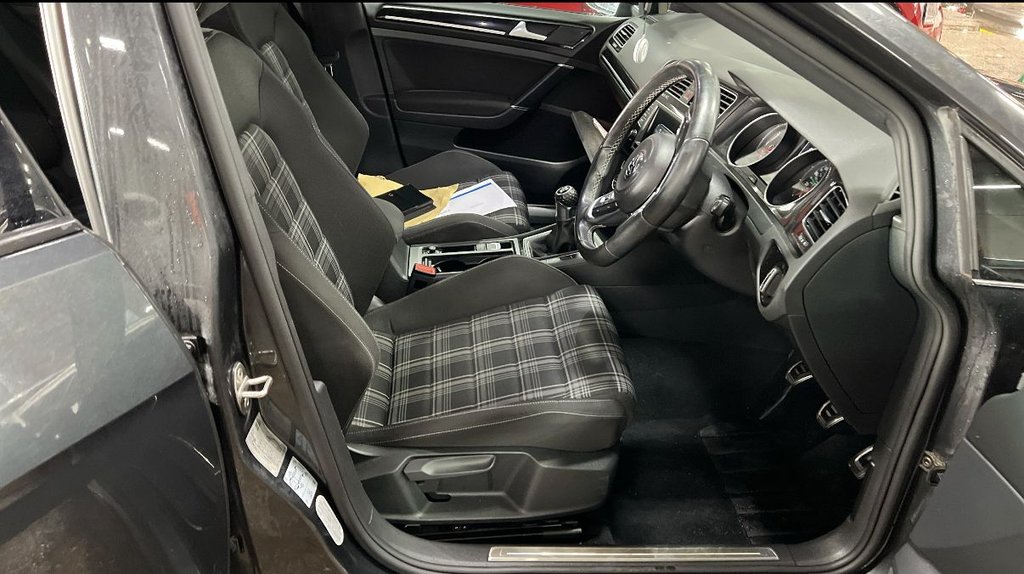 Used Volkswagen Golf 2016 for sale - 77422444: Photo 3