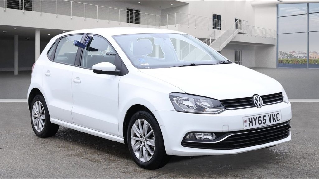 Used Volkswagen Polo 2015 for sale - 76396136: Photo 1