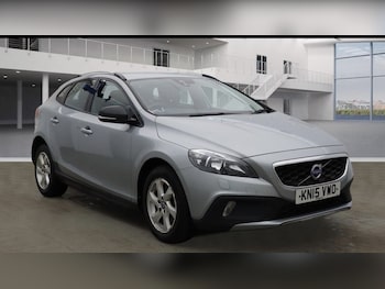 2015 (15) - D2 Cross Country SE Nav 5dr Powershift