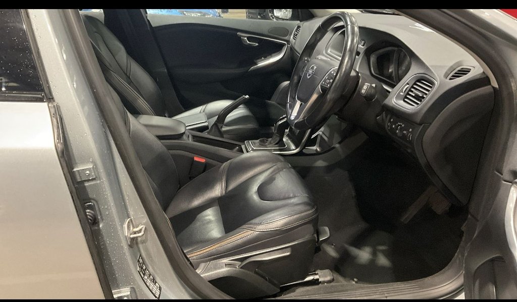 Used Volvo V40 2015 for sale - 76481661: Photo 3