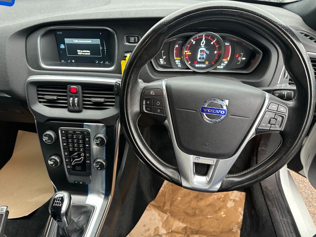 Used Volvo V40 2015 for sale - 76590995: Photo 21