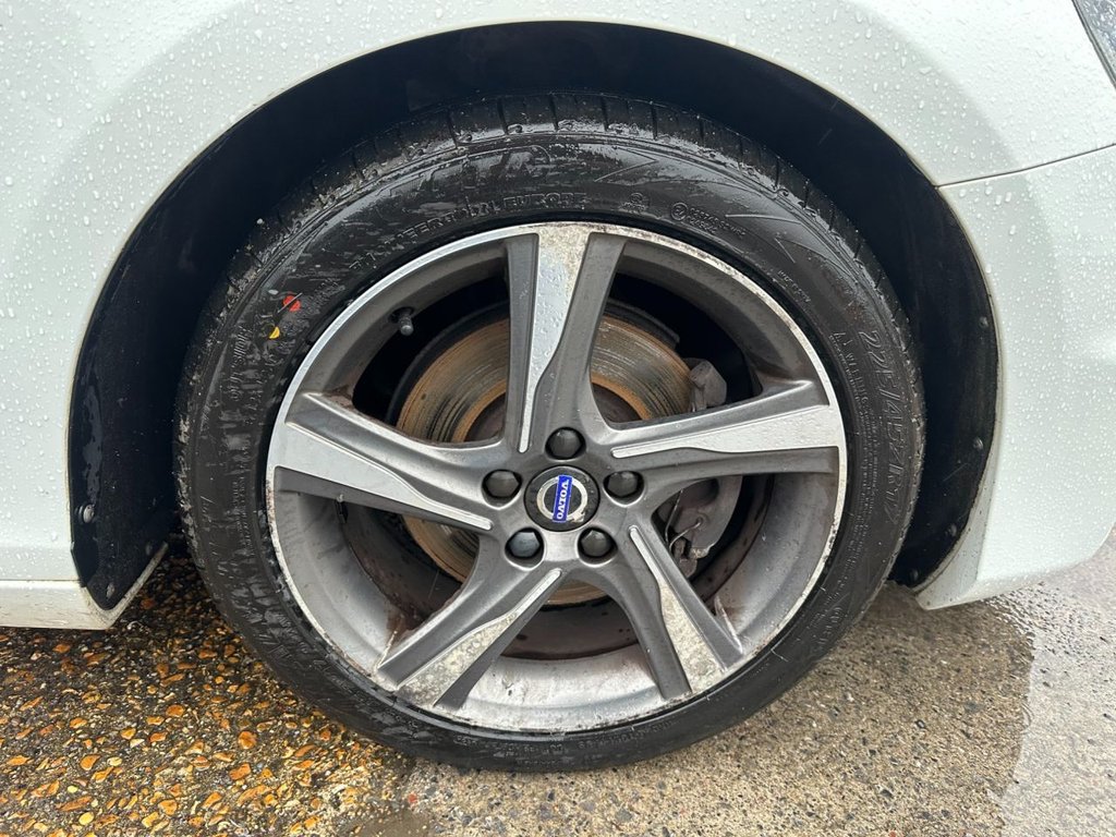 Used Volvo V40 2015 for sale - 76590995: Photo 25