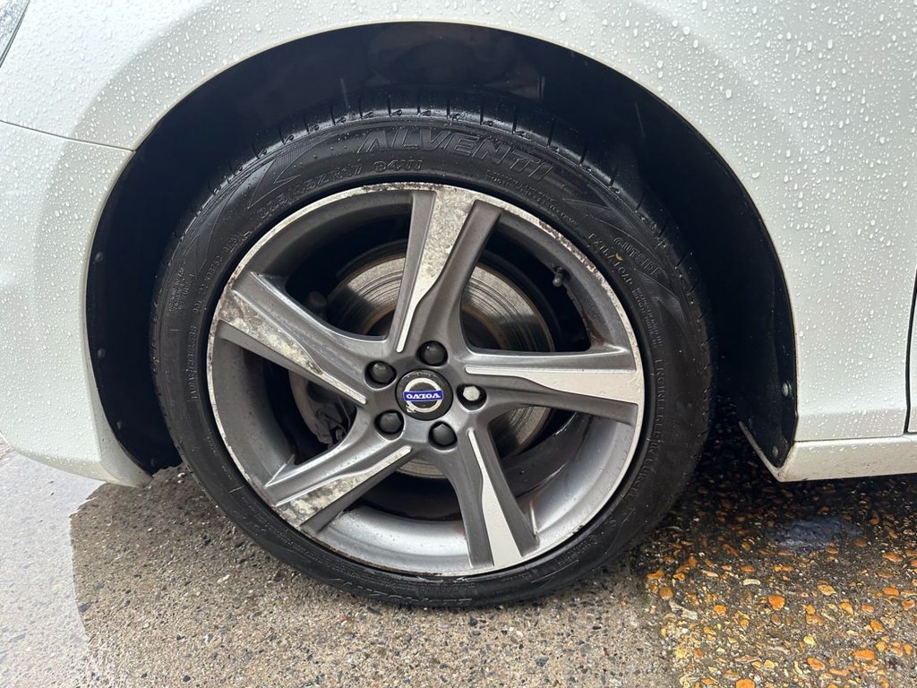 Used Volvo V40 2015 for sale - 76590995: Photo 28