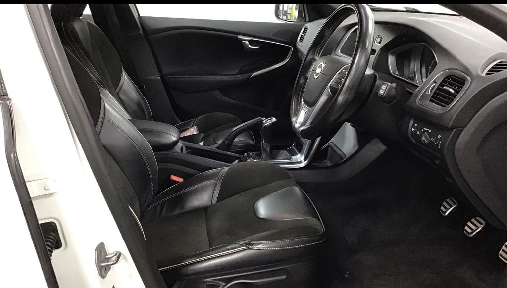 Used Volvo V40 2015 for sale - 76590995: Photo 3