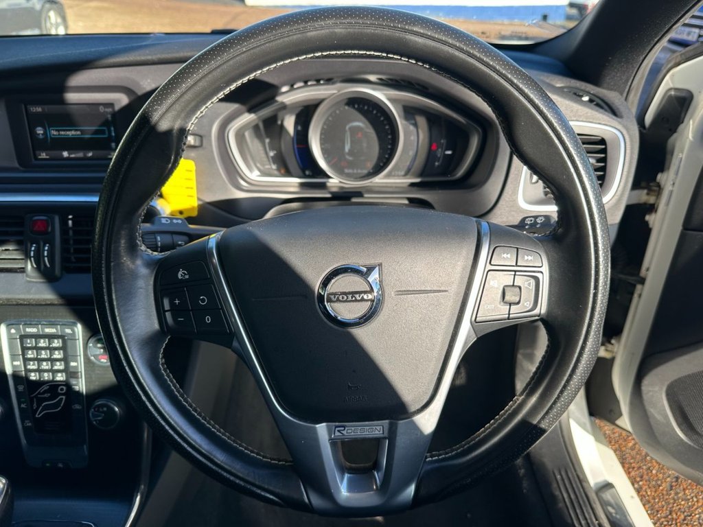 Used Volvo V40 2017 for sale - 76768634: Photo 15