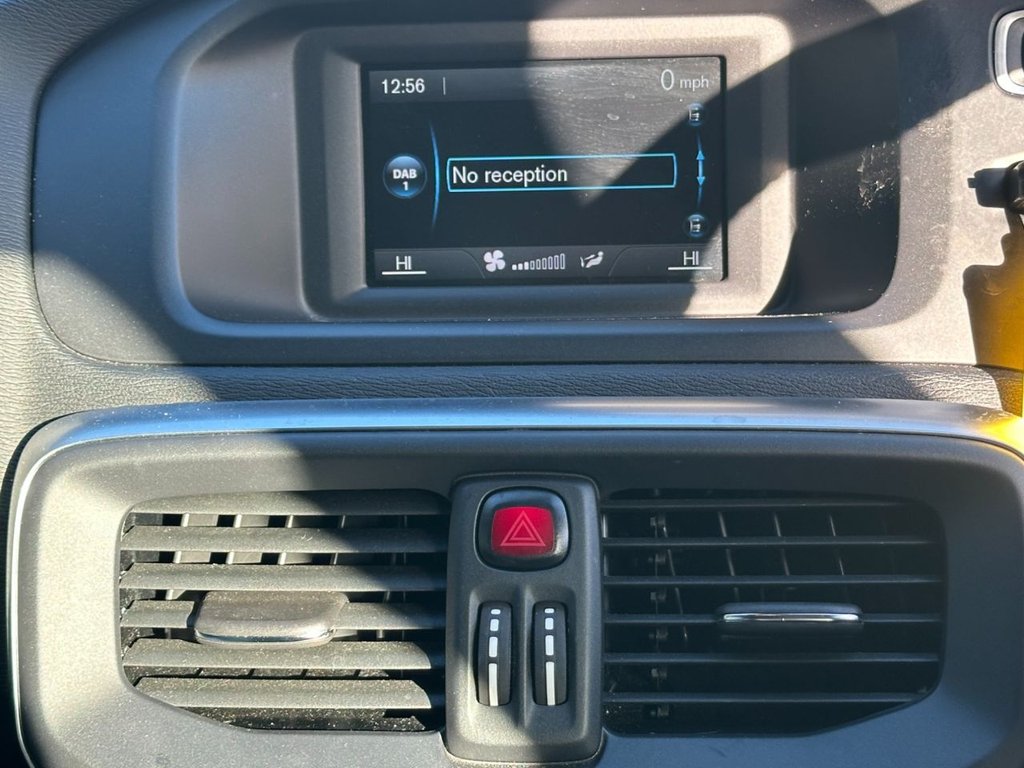 Used Volvo V40 2017 for sale - 76768634: Photo 16