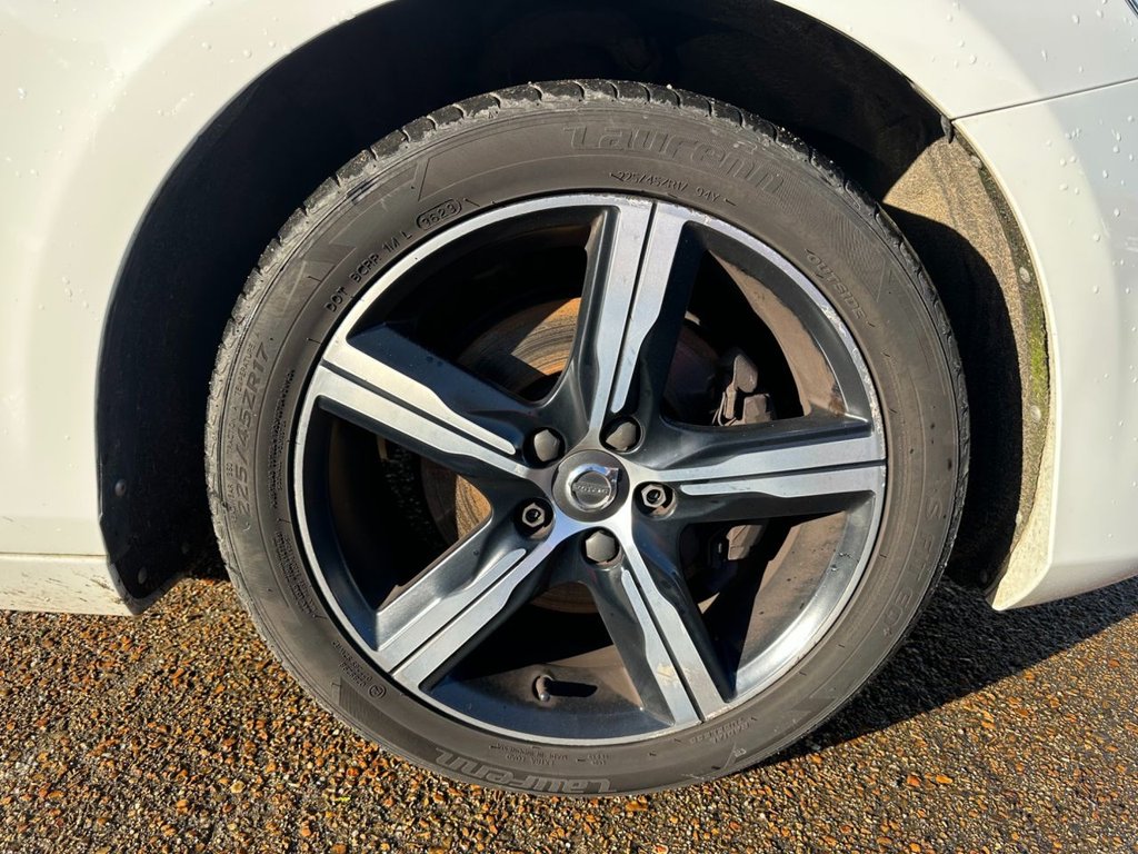 Used Volvo V40 2017 for sale - 76768634: Photo 29