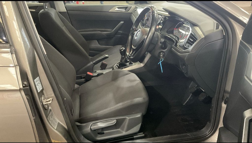 Used Volkswagen Polo 2018 for sale - 76454702: Photo 3