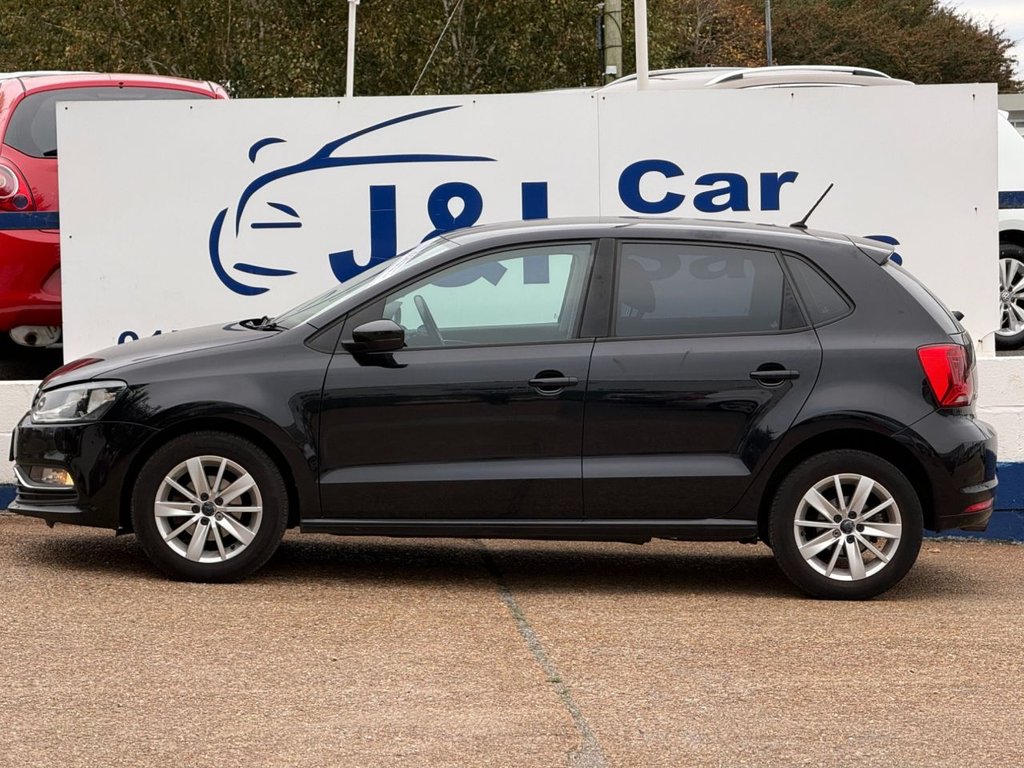 Used Volkswagen Polo 2015 for sale - 76256798: Photo 4