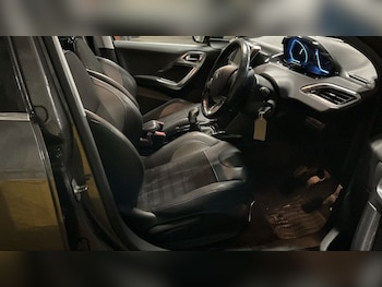 Used Peugeot 2008 2017 for sale - 77250463: Photo