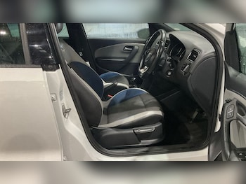 Used Volkswagen Polo 2014 for sale - 76417514: Photo