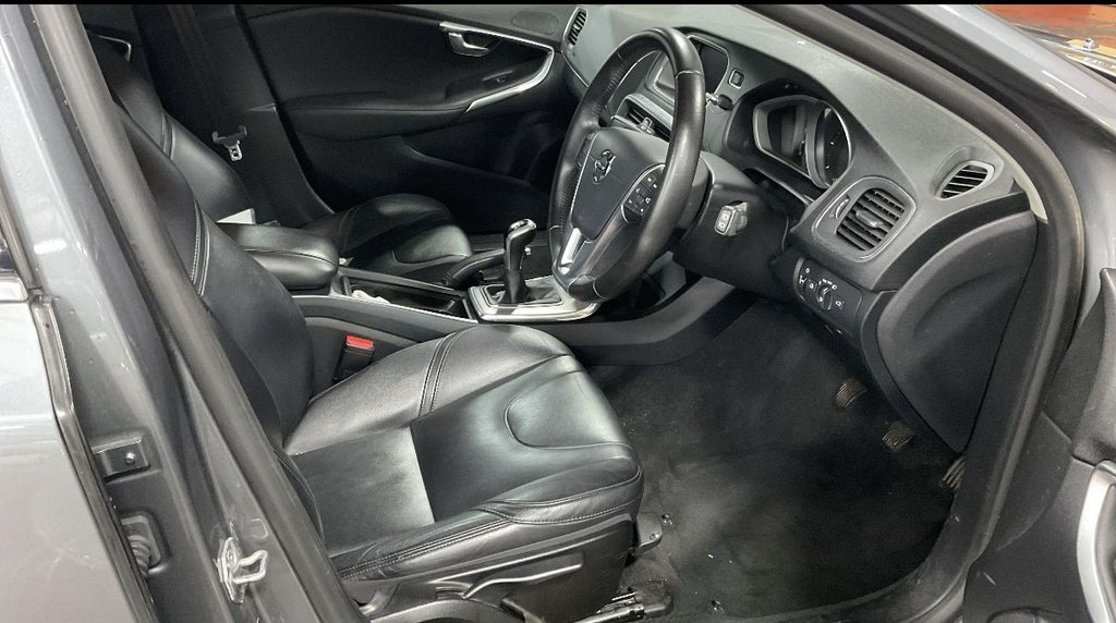 Used Volvo V40 2017 for sale - 76605030: Photo 3