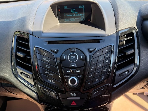 Used Ford Fiesta 2015 for sale - 76068496: Photo 16