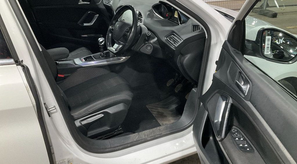 Used Peugeot 308 2016 for sale - 77302280: Photo 3