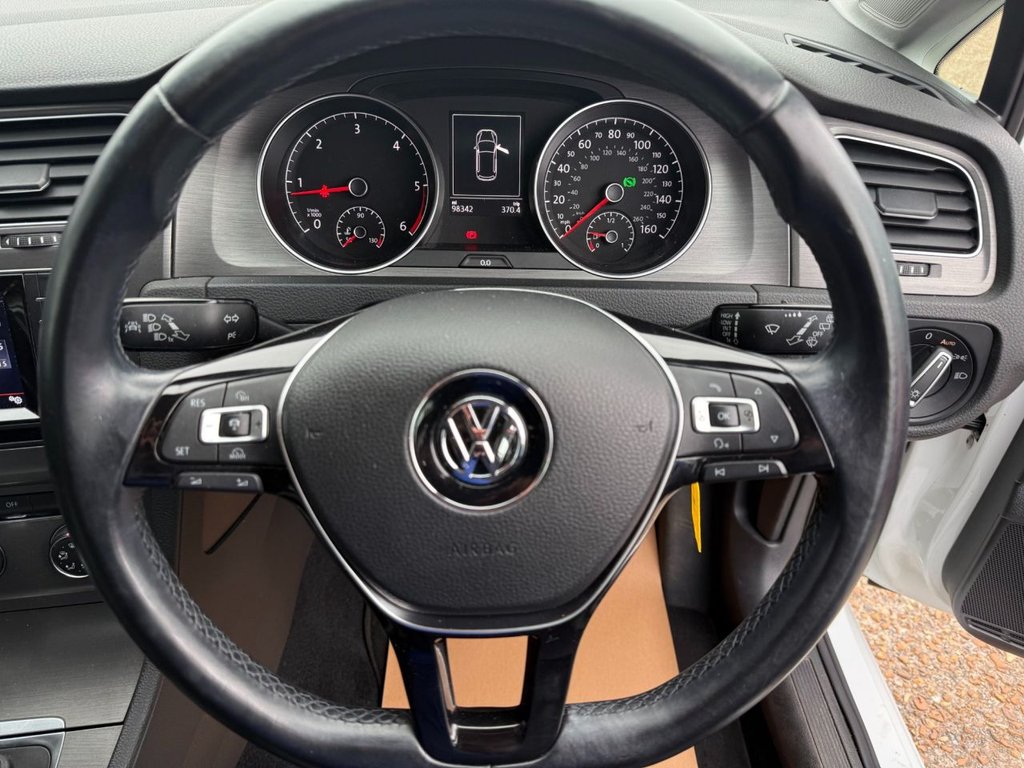 Used Volkswagen Golf 2013 for sale - 77199999: Photo 15