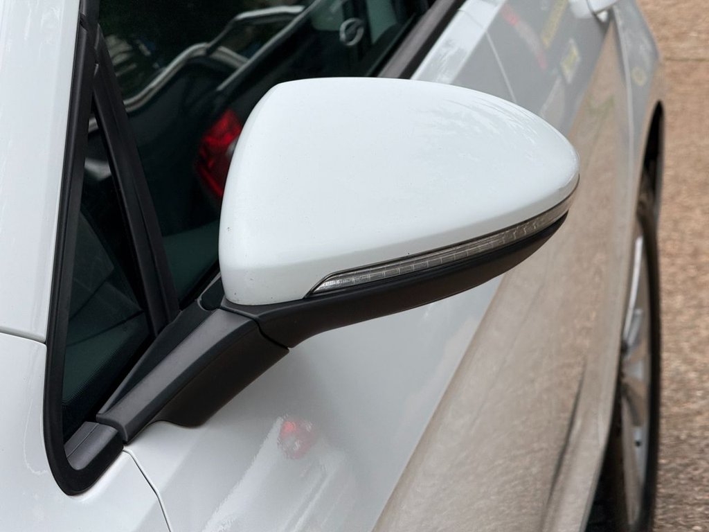 Used Volkswagen Golf 2013 for sale - 77199999: Photo 21