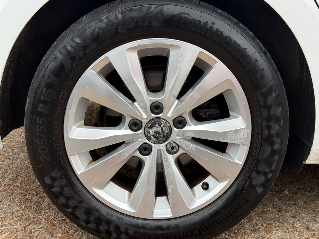 Used Volkswagen Golf 2013 for sale - 77199999: Photo 26