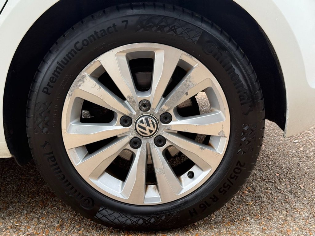 Used Volkswagen Golf 2013 for sale - 77199999: Photo 28