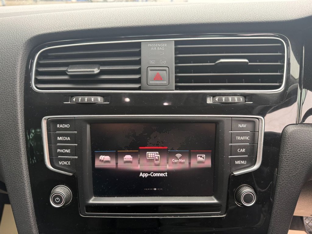 Used Volkswagen Golf 2015 for sale - 76642419: Photo 21