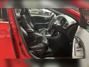 Used Volvo V40 2013 for sale - 76454163: Photo