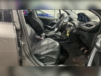 Used Peugeot 2008 2015 for sale - 77583366: Photo