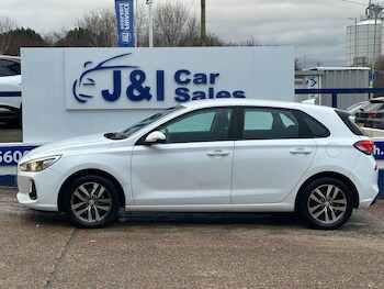 Used Hyundai i30 2017 for sale - 77227099: Photo
